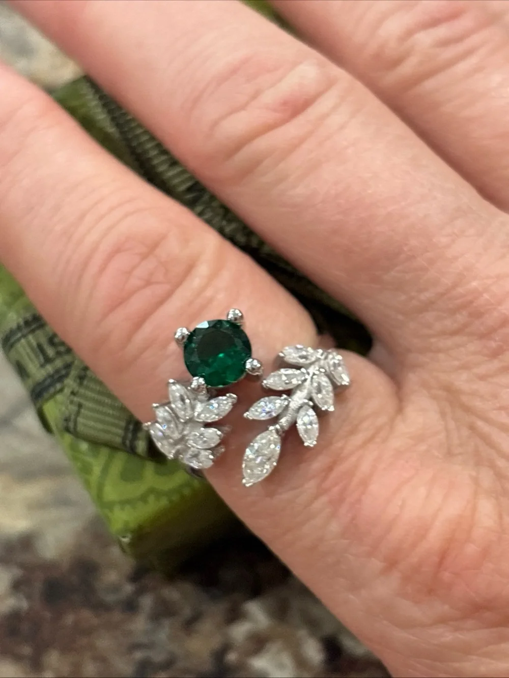 925 Green stone leaf/marquis moissy cluster ring size 6 w/ Certificate